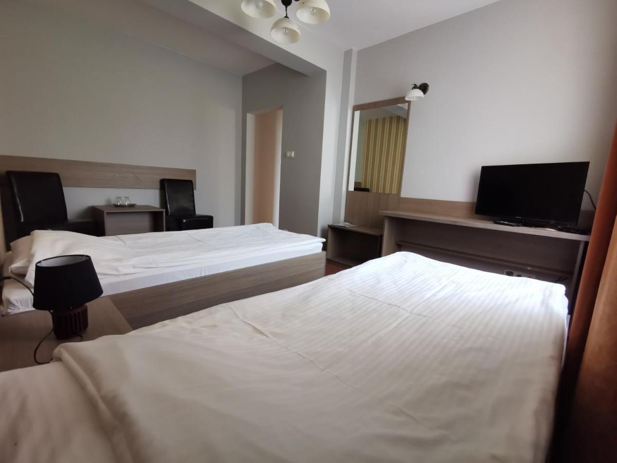 Hotel Zieliniec Познань Екстер'єр фото