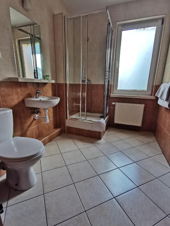 Hotel Zieliniec Познань Екстер'єр фото